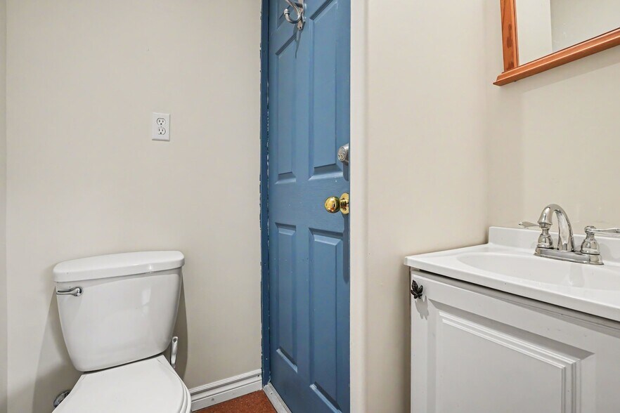 More Photos Of 616 Rideau St, Kemptville Office For Sale