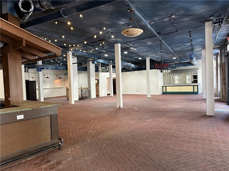 More Photos Of 840 Tchoupitoulas St, New Orleans Storefront Retail Residential For Sale