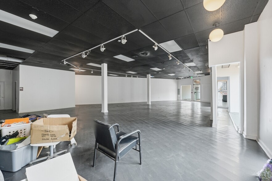 More Photos Of 600 Avenue of the States, Chester Storefront For Lease