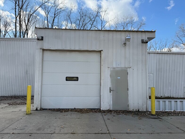 More Photos Of 262 Matzinger Rd, Toledo Warehouse For Sale