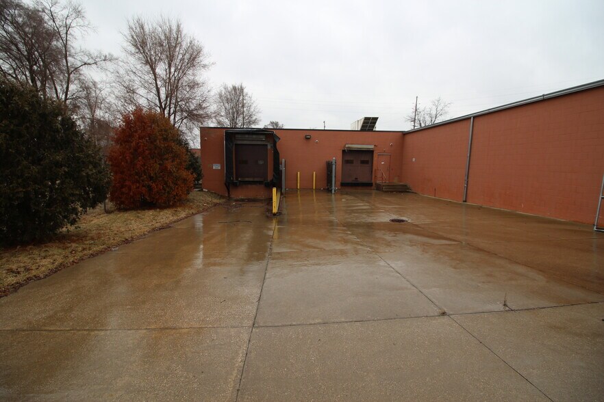 More Photos Of 1206 E Crosstown Pky, Kalamazoo Manufacturing For Lease