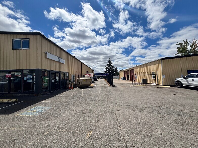 More Photos Of 2618 Cherry Ave NE, Salem Industrial For Sale