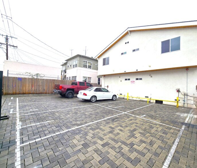 More Photos Of 2516 Malabar St, Los Angeles Apartments For Sale