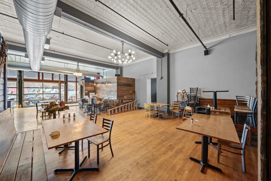 More Photos Of 3107-3111 Gillham Rd, Kansas City Storefront Retail Office For Lease