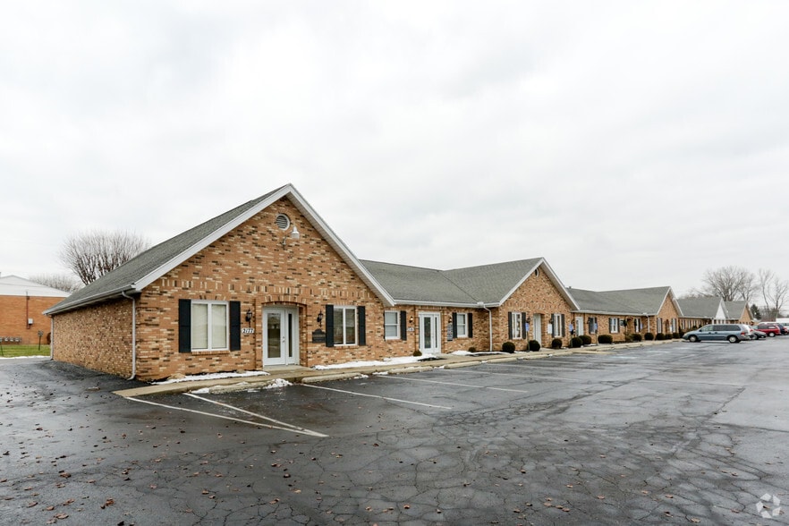 More Photos Of 2177-2253 Olympic St, Springfield Office For Lease