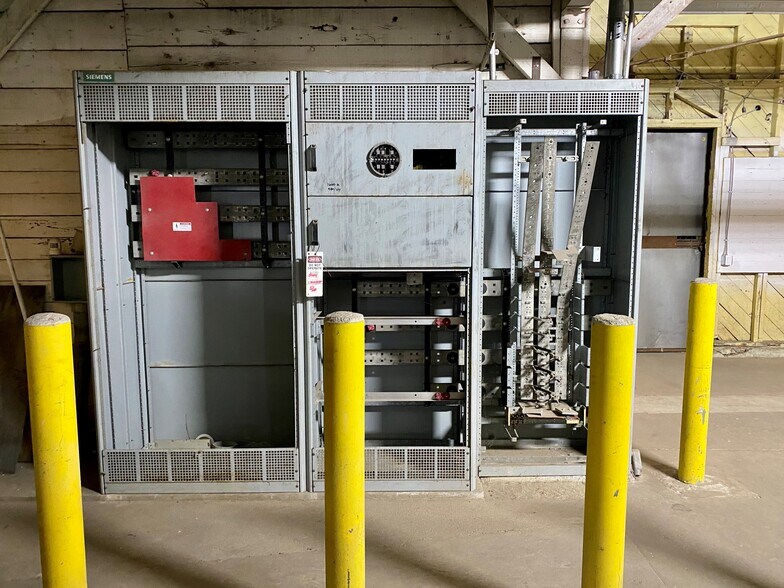 More Photos Of 3447 E 15th St, Los Angeles Manufacturing For Lease