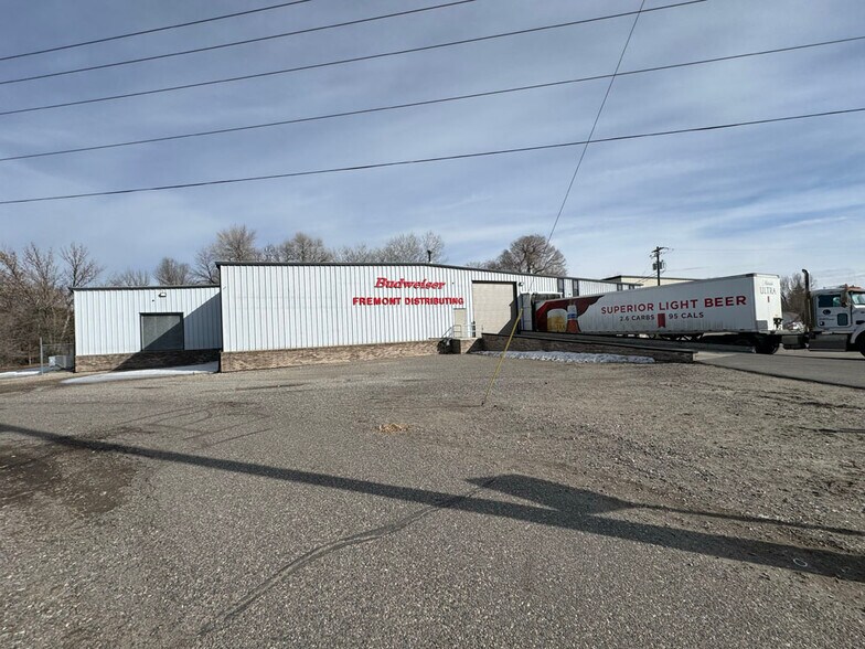 More Photos Of 425 N Broadway Ave, Riverton Light Distribution For Sale