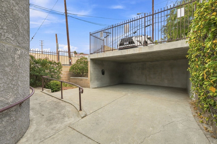 More Photos Of 1063 Colorado Blvd, Eagle Rock Medical For Sale