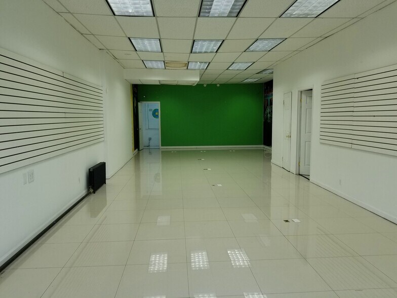 More Photos Of 97-08 Metropolitan Ave, Forest Hills Storefront For Lease