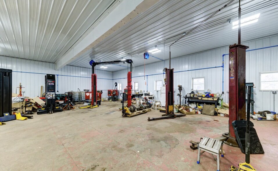 More Photos Of 511 N Perry St, Johnstown General Retail For Sale