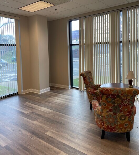 More Photos Of 715 N Church St, Charlotte Office For Sale