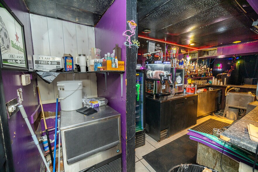 More Photos Of 212 W Harry St, Wichita Bar For Sale