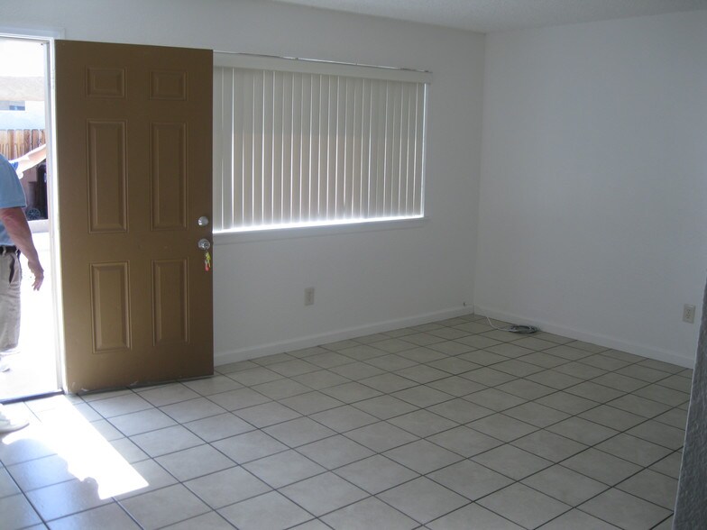 More Photos Of 14025 Spruce St, Hesperia Apartments For Sale