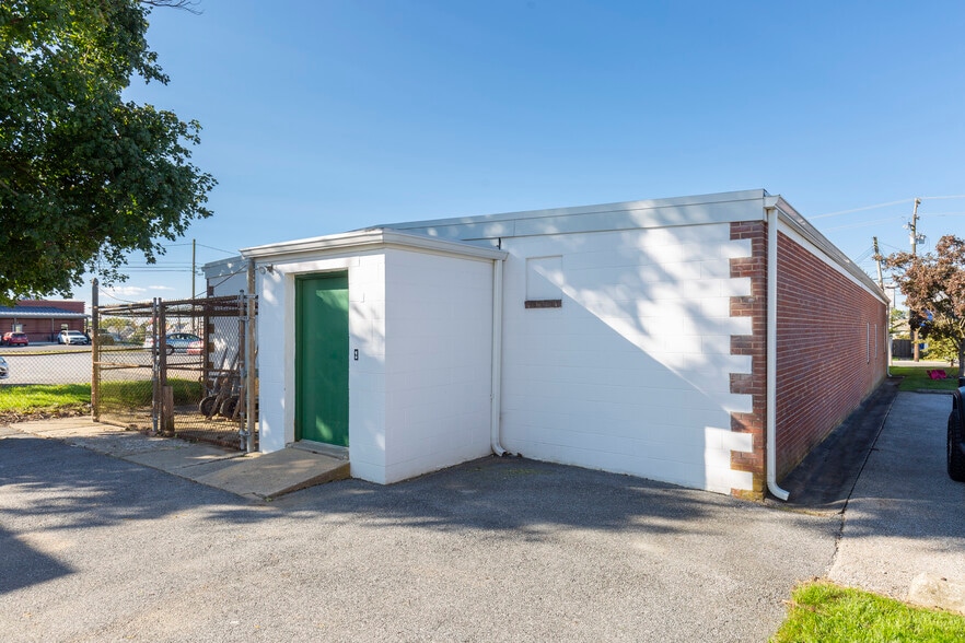 More Photos Of 1355 N Main St, Hampstead Office For Sale