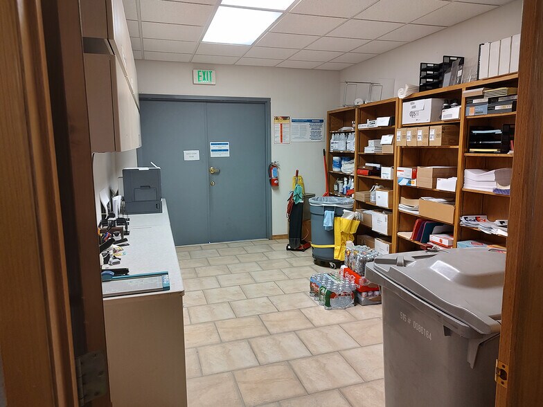 More Photos Of 1073 N Lincoln Ave, Loveland Office For Sale