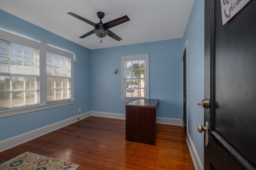 More Photos Of 429 N Ridgewood Ave, Daytona Beach Office For Sale