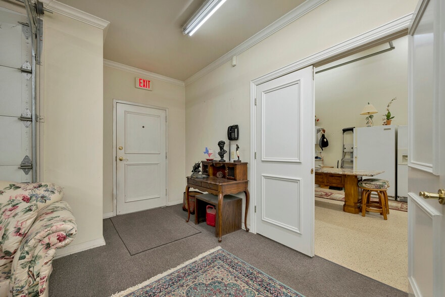 More Photos Of 504 N Euless Main St, Euless Carwash For Sale