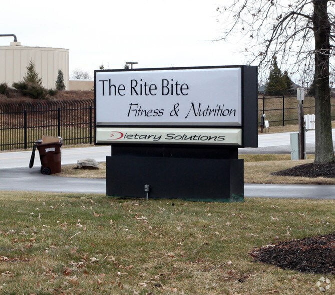 More Photos Of 171 Green Meadows Dr S, Lewis Center Office Residential For Sale