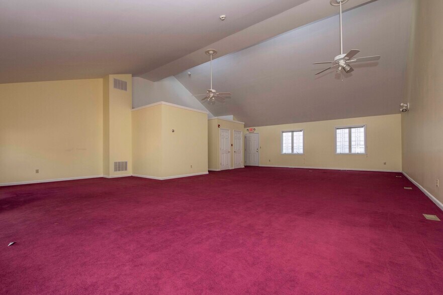 More Photos Of 17-19 S Main St, Manville Loft Creative Space For Sale