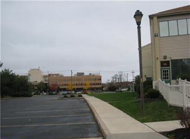 More Photos Of 102 Kings Way W, Sewell Medical For Lease