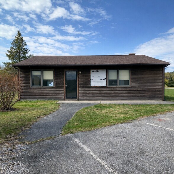 Primary Photo Of 261 Phyllis Ln, Bennington Self Storage For Lease