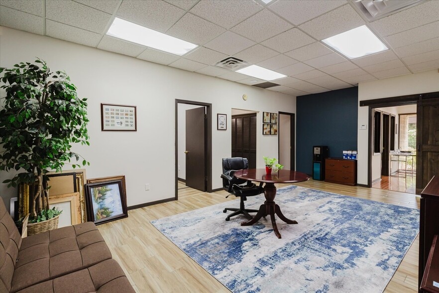 More Photos Of 611 Druid Rd E, Clearwater Office For Sale