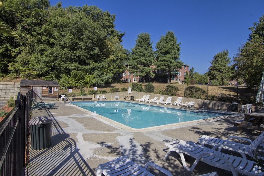 More Photos Of 90 Ridgewood Ln, Gardner Apartments For Sale