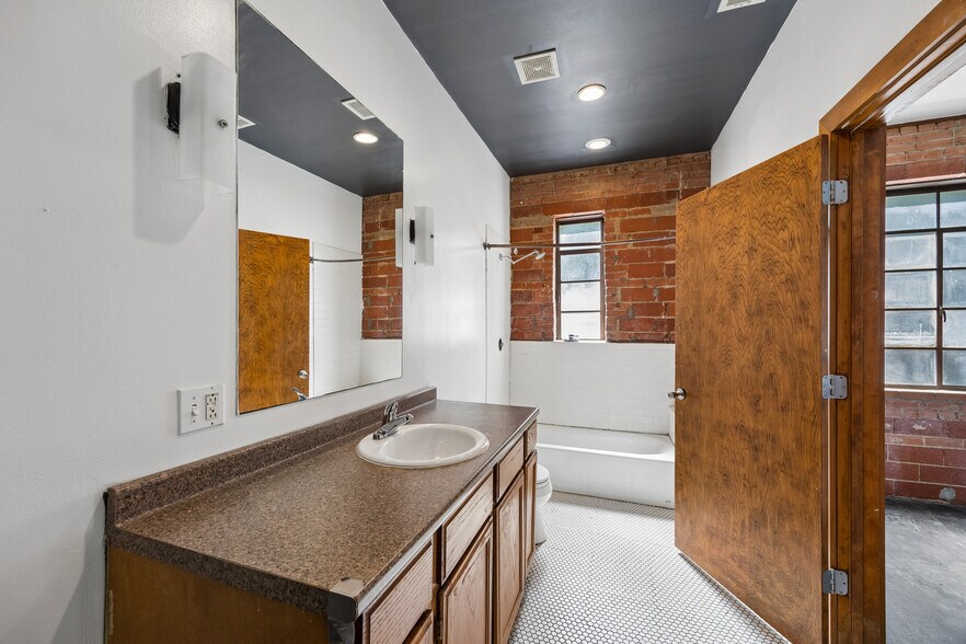 More Photos Of 2602 Kings Rd, Dallas Religious Facility For Sale