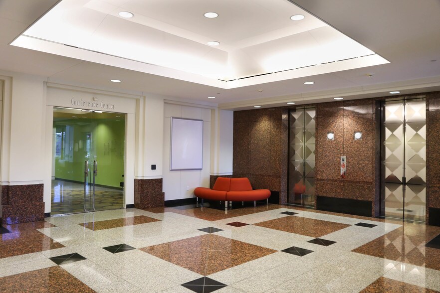 More Photos Of 1000 GSK Dr, Coraopolis Medical For Lease