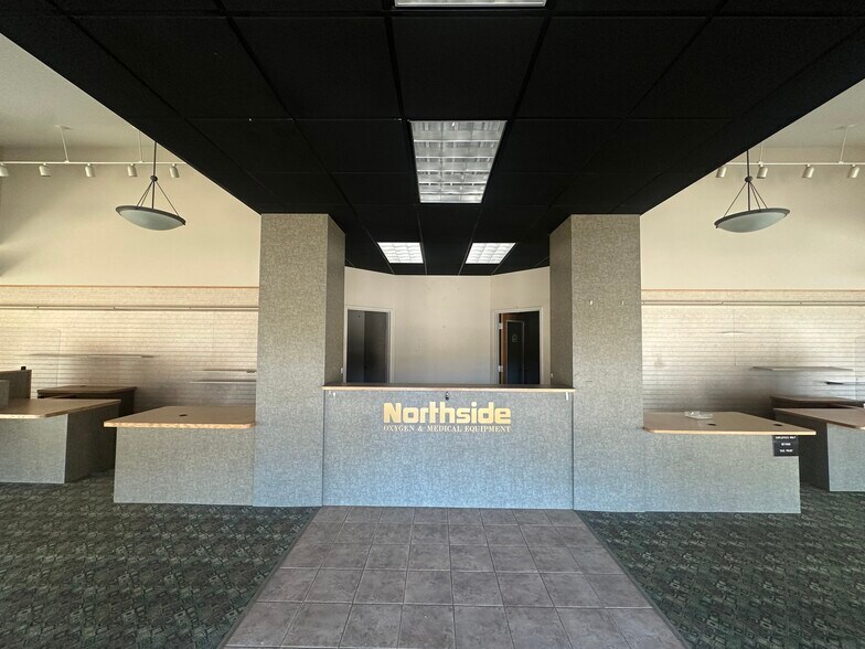 More Photos Of 702 Wabash Ave, Zanesville Flex For Lease