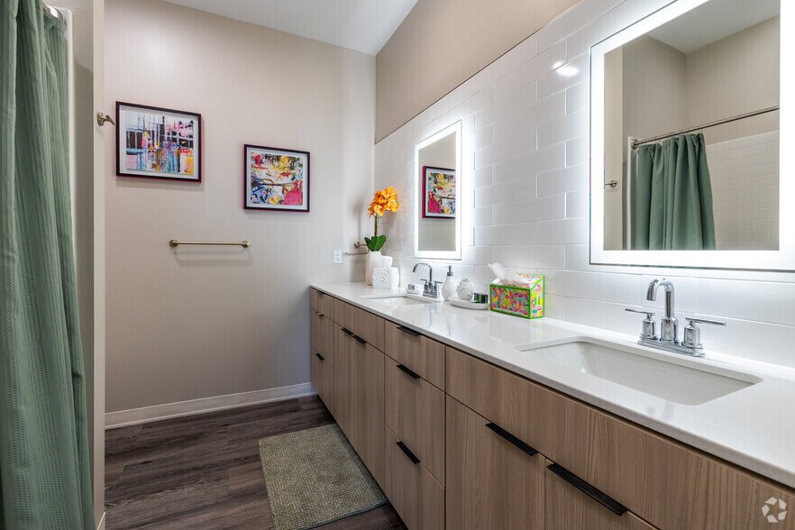 More Photos Of 1901 Vine St, Kansas City Multifamily For Sale