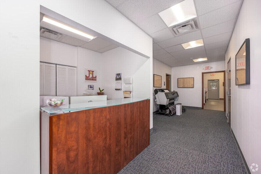 More Photos Of 9150 Harrison Park Ct, Indianapolis Light Distribution For Lease