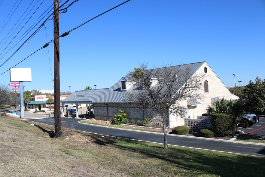 More Photos Of 20710 N US Highway 281, San Antonio Bank For Sale