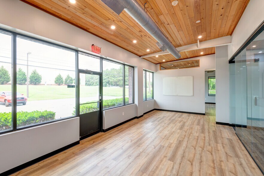 More Photos Of 3200 N Berkeley Lake Rd NW, Duluth Distribution For Lease