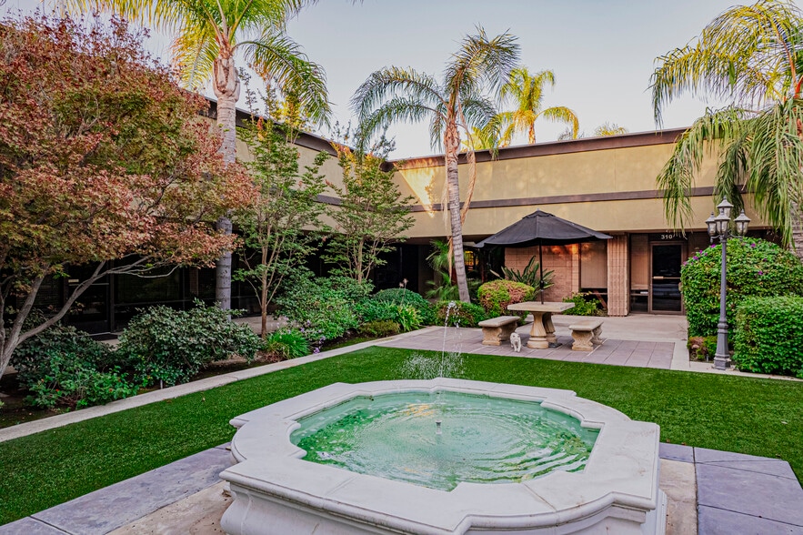 More Photos Of 5558 California Ave, Bakersfield Office For Lease