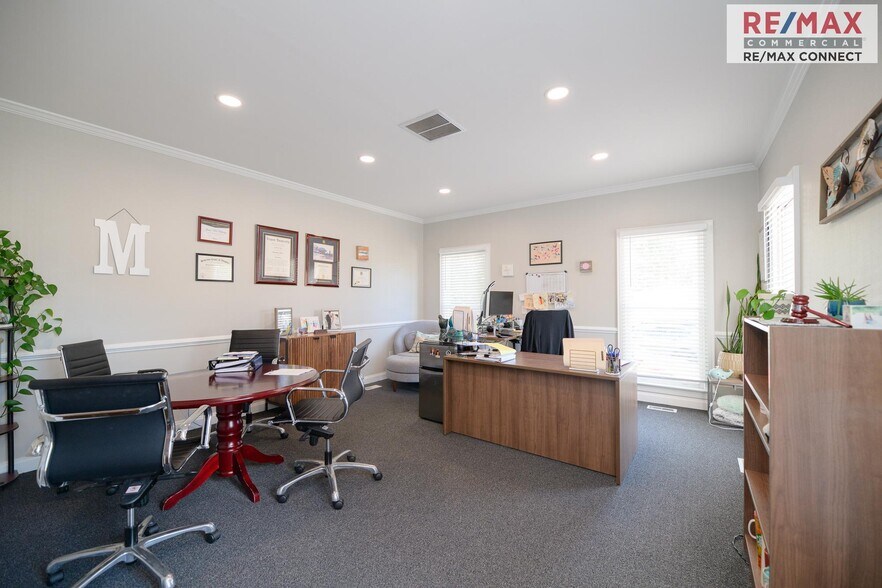 More Photos Of 760 McGuire Pl, Newport News Office For Sale