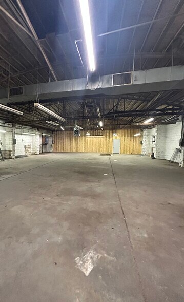 More Photos Of 500 Andrews Rd, Columbus Manufacturing For Sale
