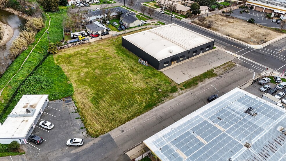 More Photos Of 1505-1507 W 18th St, Merced Warehouse For Lease