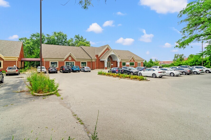 More Photos Of 6635 E 21st St, Indianapolis Medical For Sale