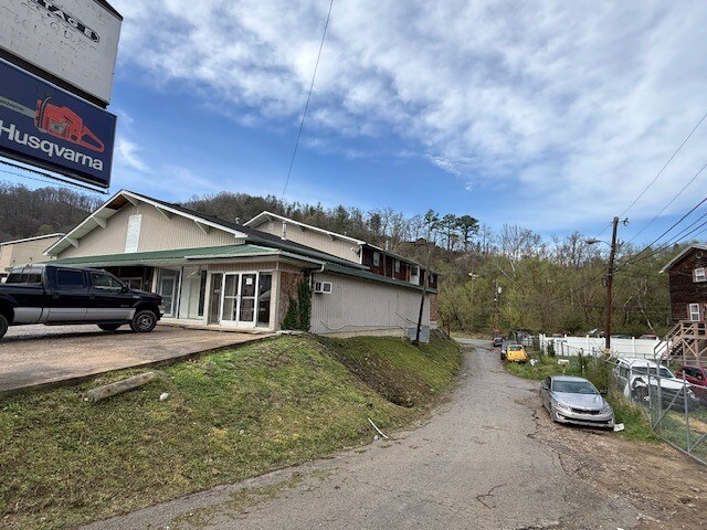 More Photos Of 2108 N Main St, Hazard General Retail For Sale