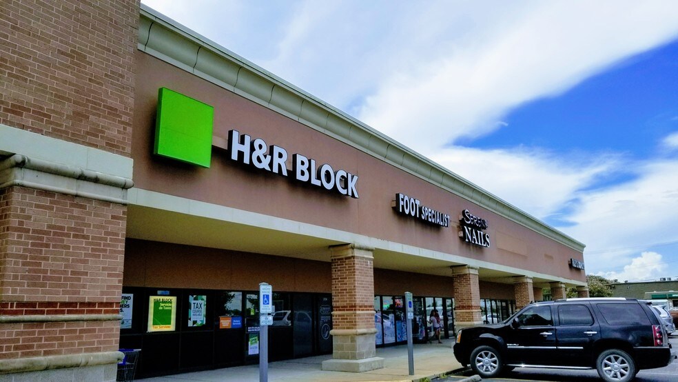 More Photos Of 3100-3142 S Gordon St, Alvin Freestanding For Lease