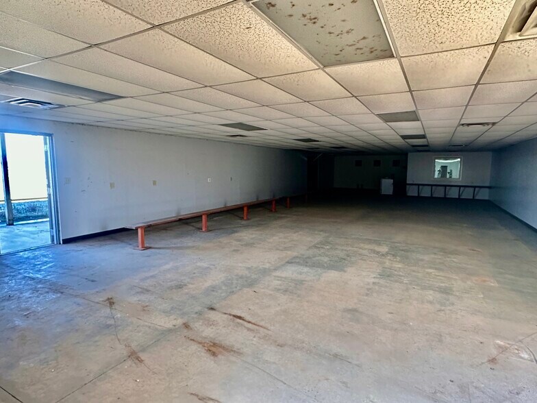 More Photos Of 11823 Highway 8, Fairview Industrial For Sale