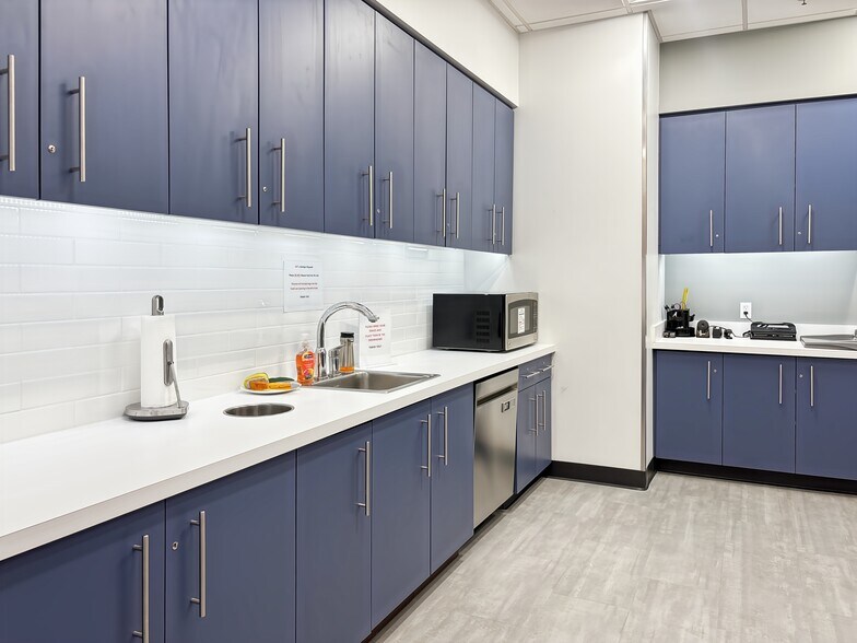 More Photos Of 50 S Main St, Naperville Coworking Space