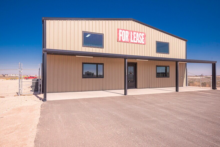 More Photos Of 14010 W Silver Fox Trl, Odessa Warehouse For Lease