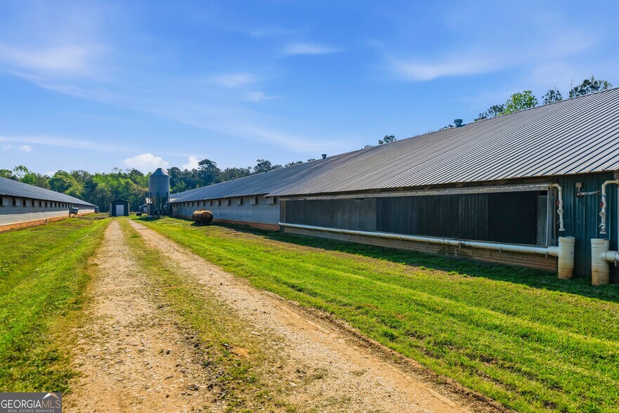 More Photos Of 125 Walker Gresham Rd, Stephens Warehouse For Sale