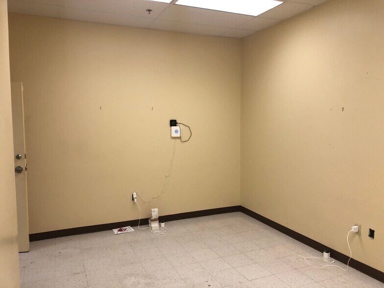 More Photos Of 1501 S Meridian Ave, Oklahoma City Industrial For Sale