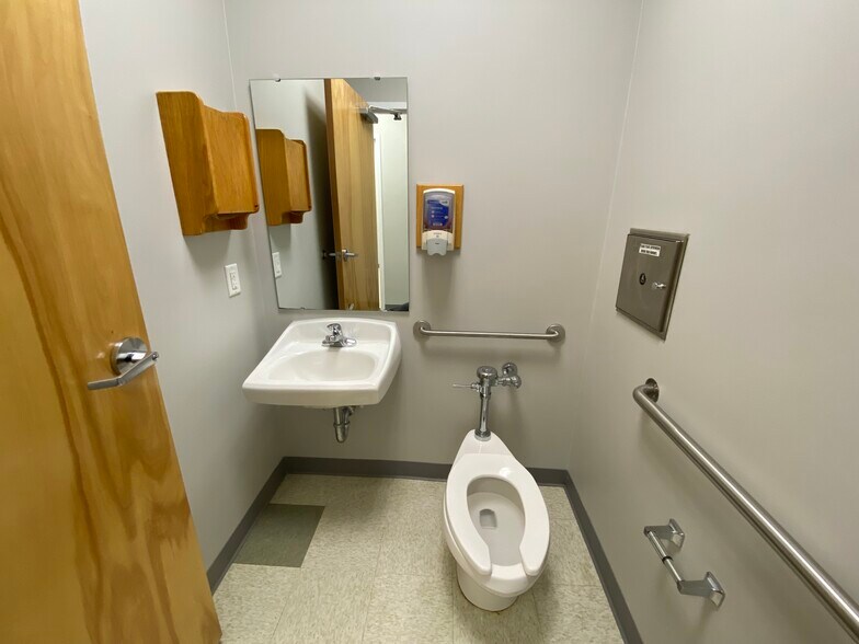 More Photos Of 1500 Oglethorpe Ave, Athens Medical For Sale