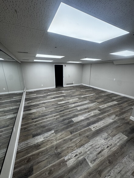 More Photos Of 453 N Lindbergh Blvd, Creve Coeur Office For Sale