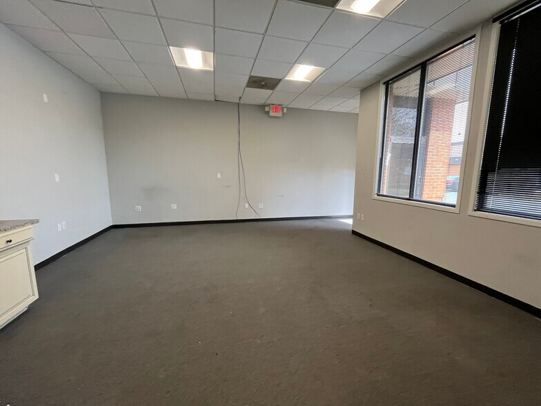 More Photos Of 11835 Canon Blvd, Newport News Office For Lease
