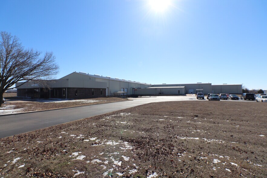 More Photos Of 401 S 41st St E, Muskogee Warehouse For Sale